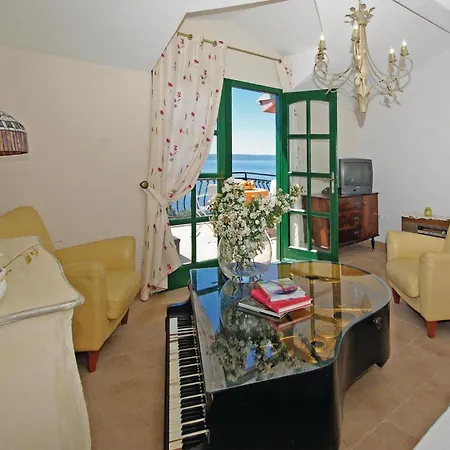 Holiday home Amazing Home In Tucepi With Jacuzzi *