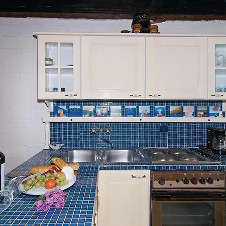 Amazing Home In Tucepi With Jacuzzi Holiday home *