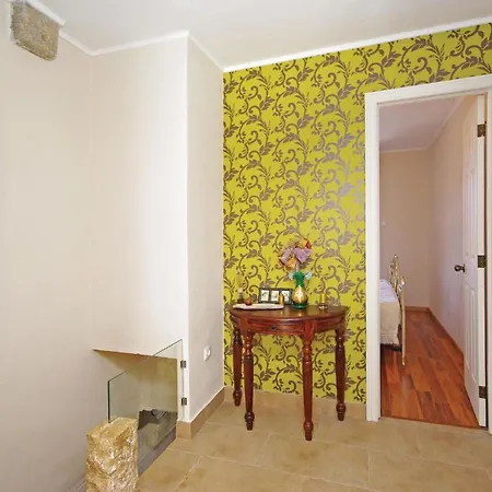 Amazing Home In Tucepi With Jacuzzi * Tucepi