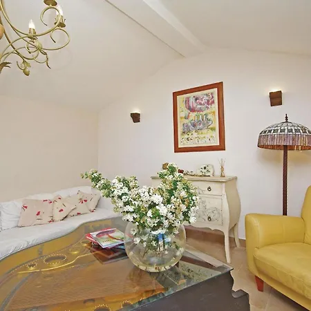 Holiday home Amazing Home In Tucepi With Jacuzzi